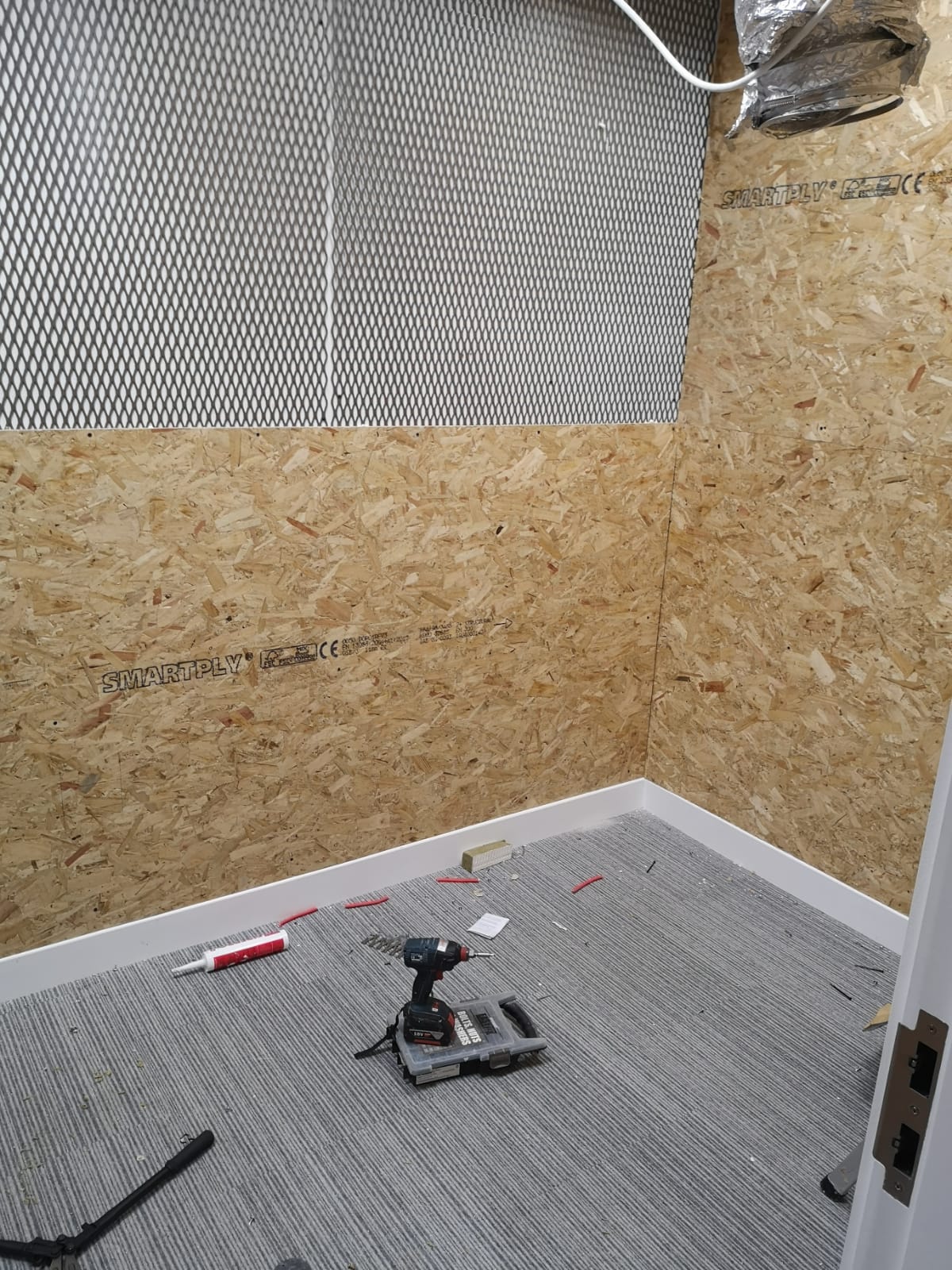 Steel Partitioning & Mesh Enclosures